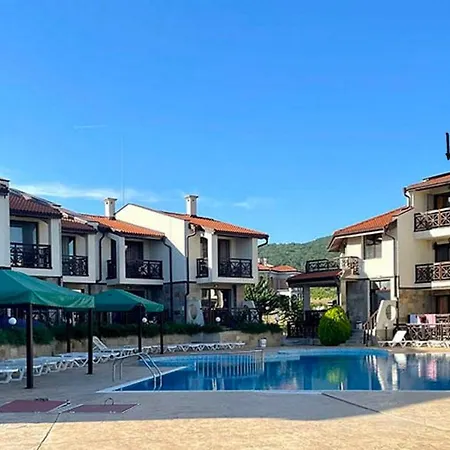 4 Bedroom House - Imperial Heights - - Sonnenstrand Casa vacanze