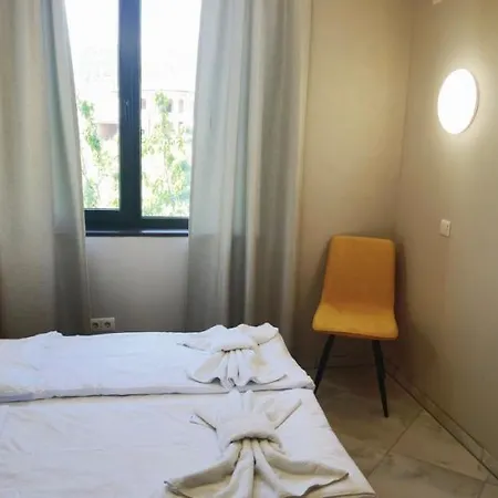 4 Bedroom House - Imperial Heights - - Sonnenstrand * サニービーチ