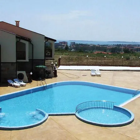 別荘 4 Bedroom House - Imperial Heights - - Sonnenstrand